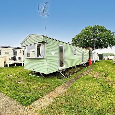 Villa Highfield Grange, Orchards Little Clacton Exterior foto